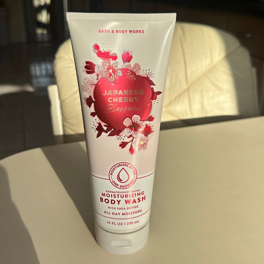 ❤️ 🆕 BATH & BODY WORKS Japanese Cherry Blossom Moisturizing Body Wash 10oz NEW - Picture 7 of 8